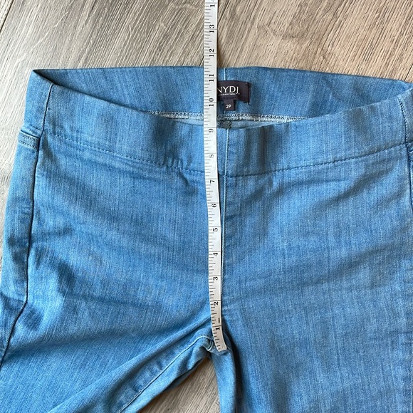 NYDJ light blue fit and tuck ankle pull on with pockets . - Picture 5 of 7